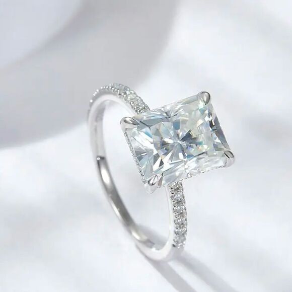 GRA Certified 5 Carat Ethical Moissanite Diamond Ring. 925 Silver. New. - Picture 7 of 10